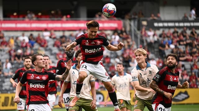 Wanderers left frustrated after dull draw with Roar