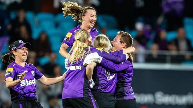 Hobart Hurricanes power to maiden WBBL trophy