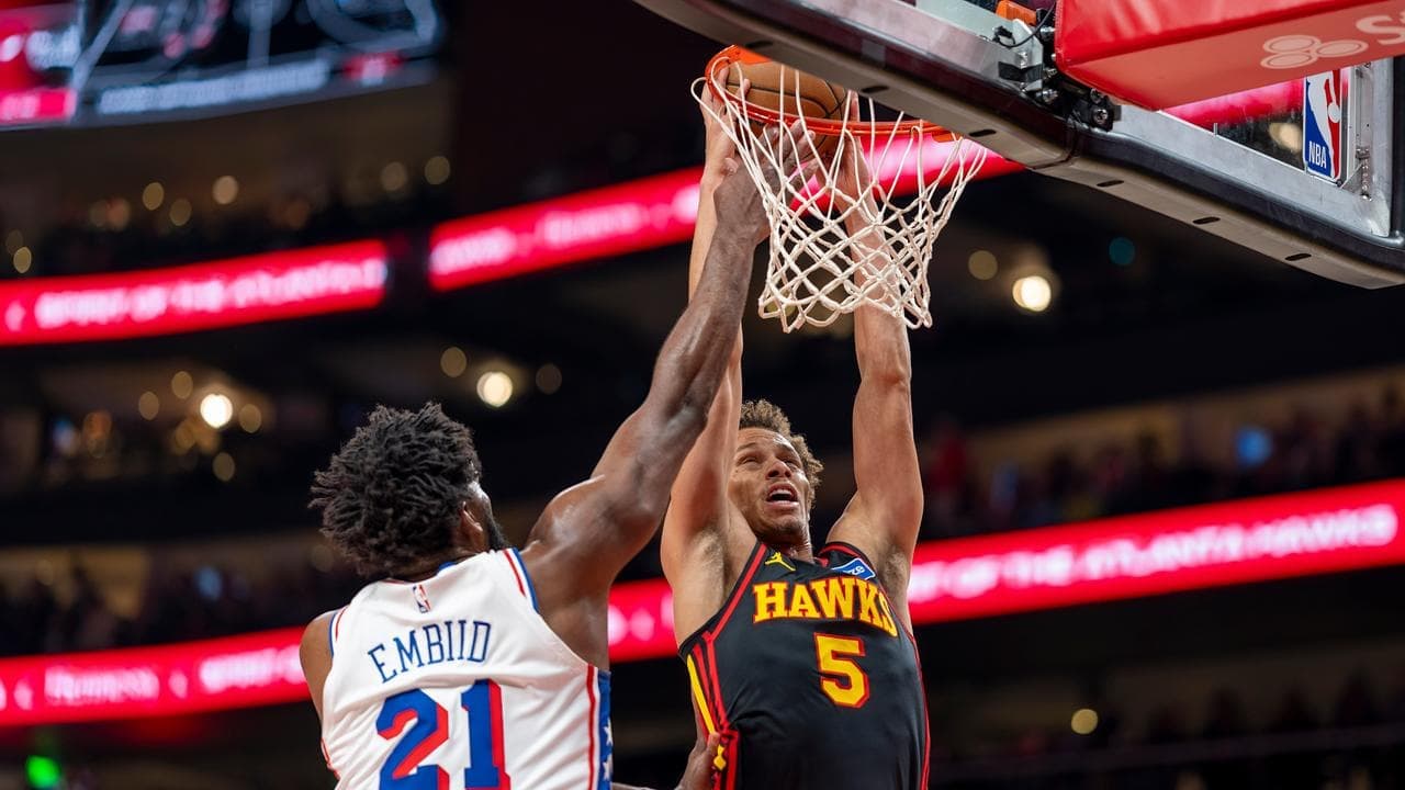 Bulls flop but Daniels' season-high has Hawks humming