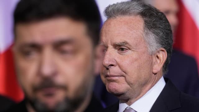 US offers Ukraine security guarantees, issues remain