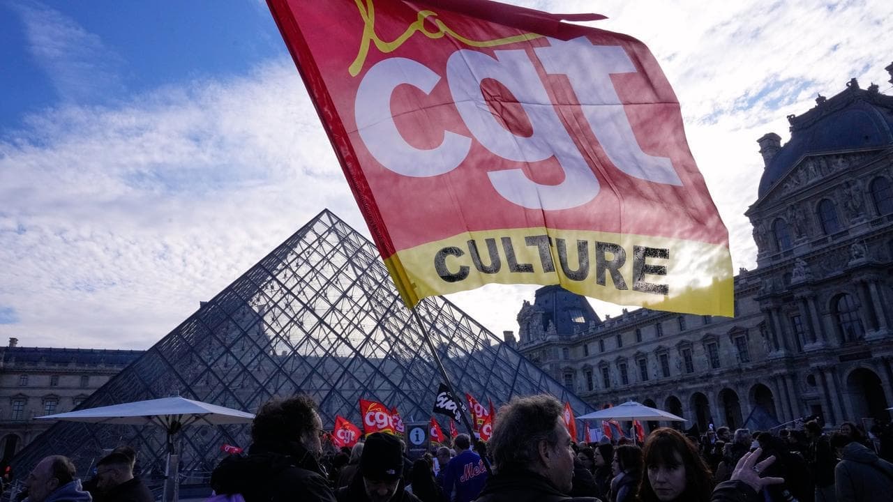 Louvre museum closed as workers begin rolling strike