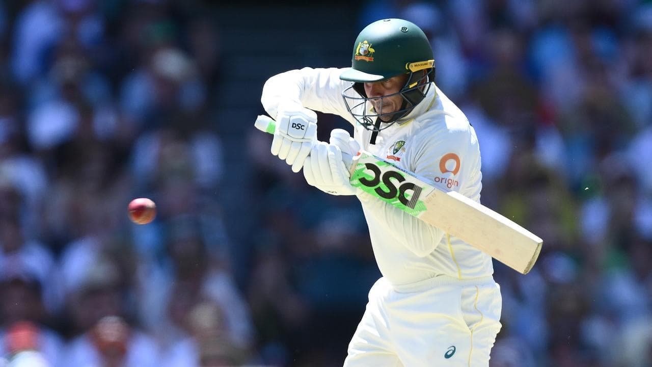 Khawaja provides air of calm on chaotic morning
