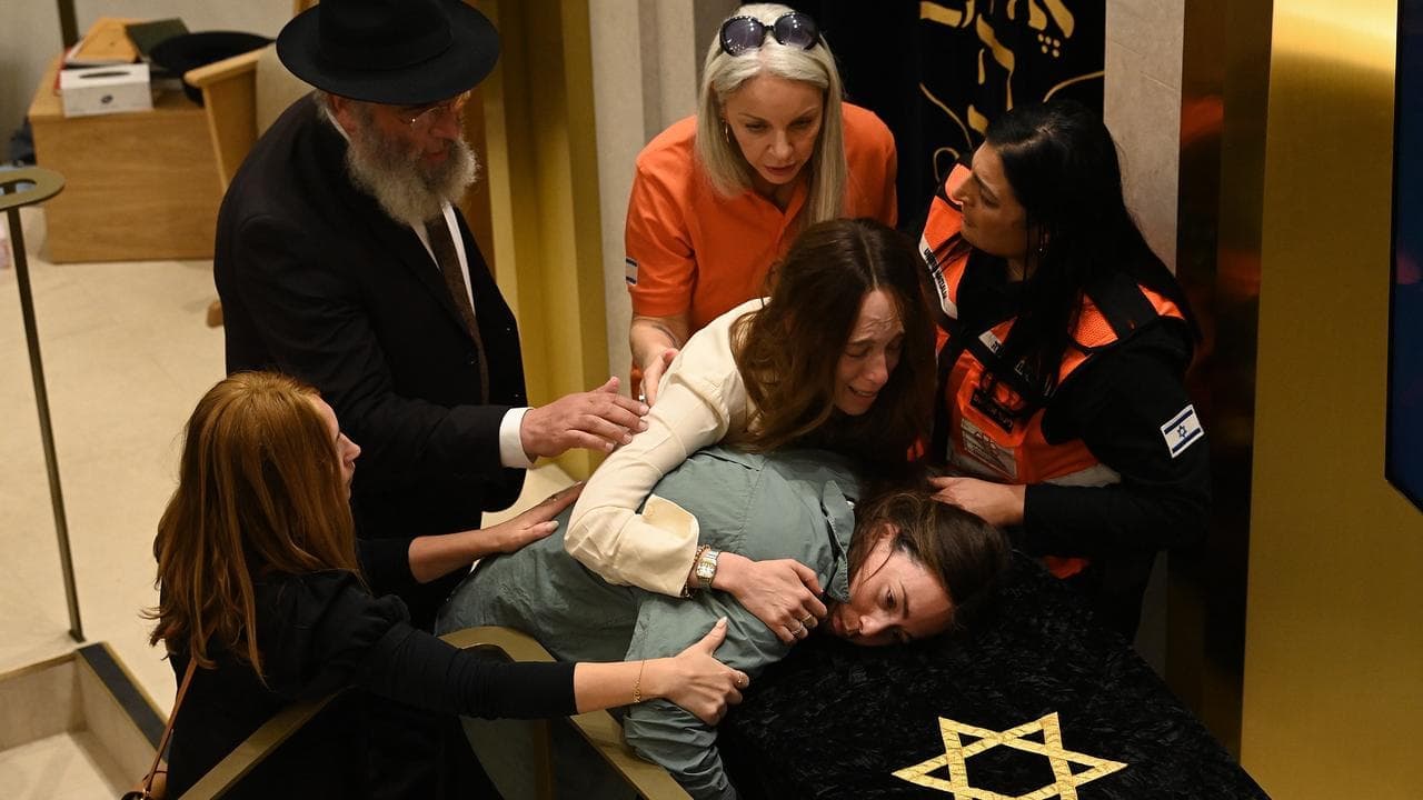 'Unsung heroes': raw grief as Jewish leaders mourned