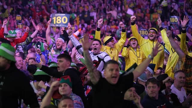 Aussie 'Waterboy' causes major shock at darts worlds