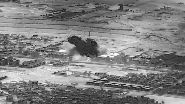 US strikes dozens of Islamic State targets in Syria