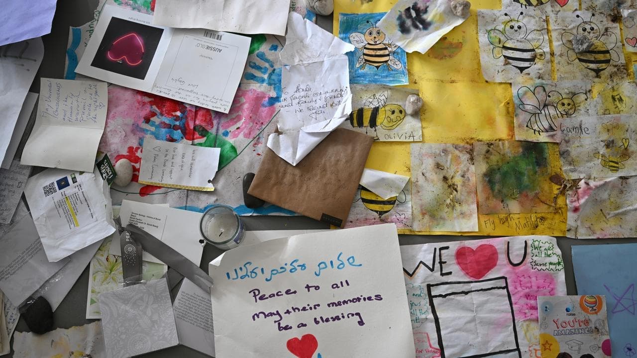 'Proud Jew': victim lauded as Bondi tributes preserved