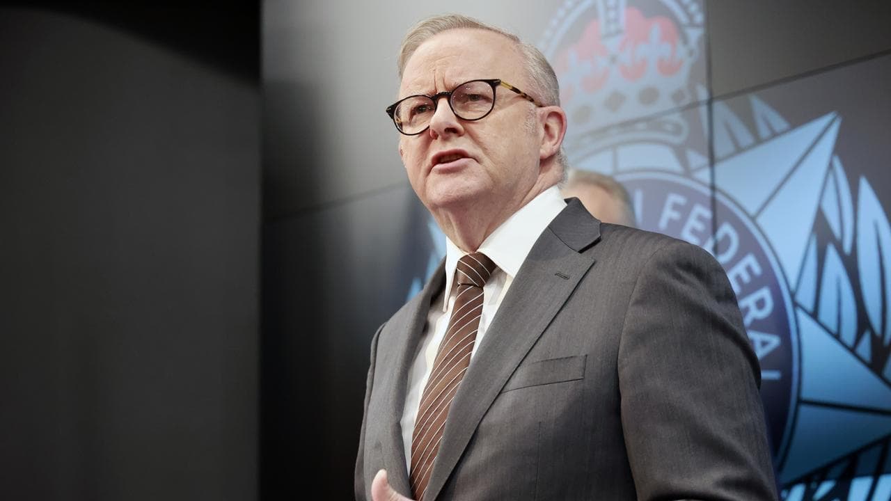 PM's royal commission resistance 'politically damaging'