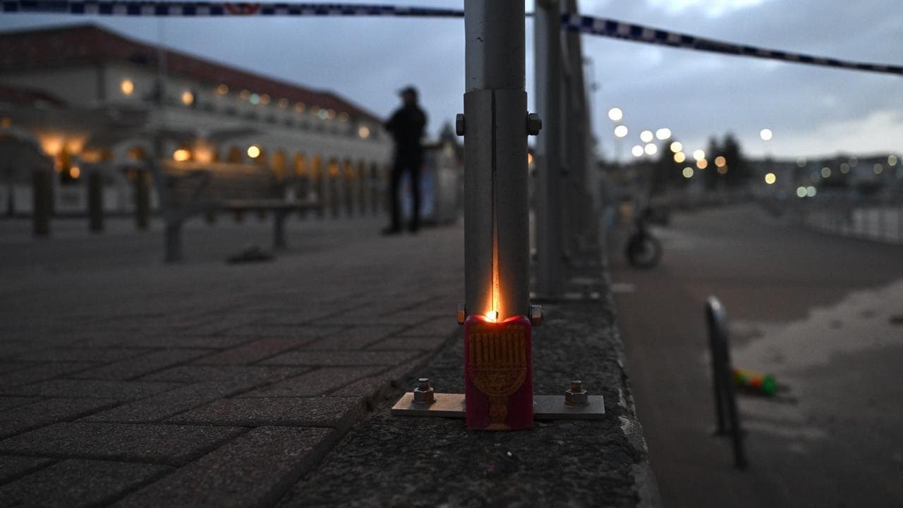 'National crisis': Leaders back Bondi royal commission