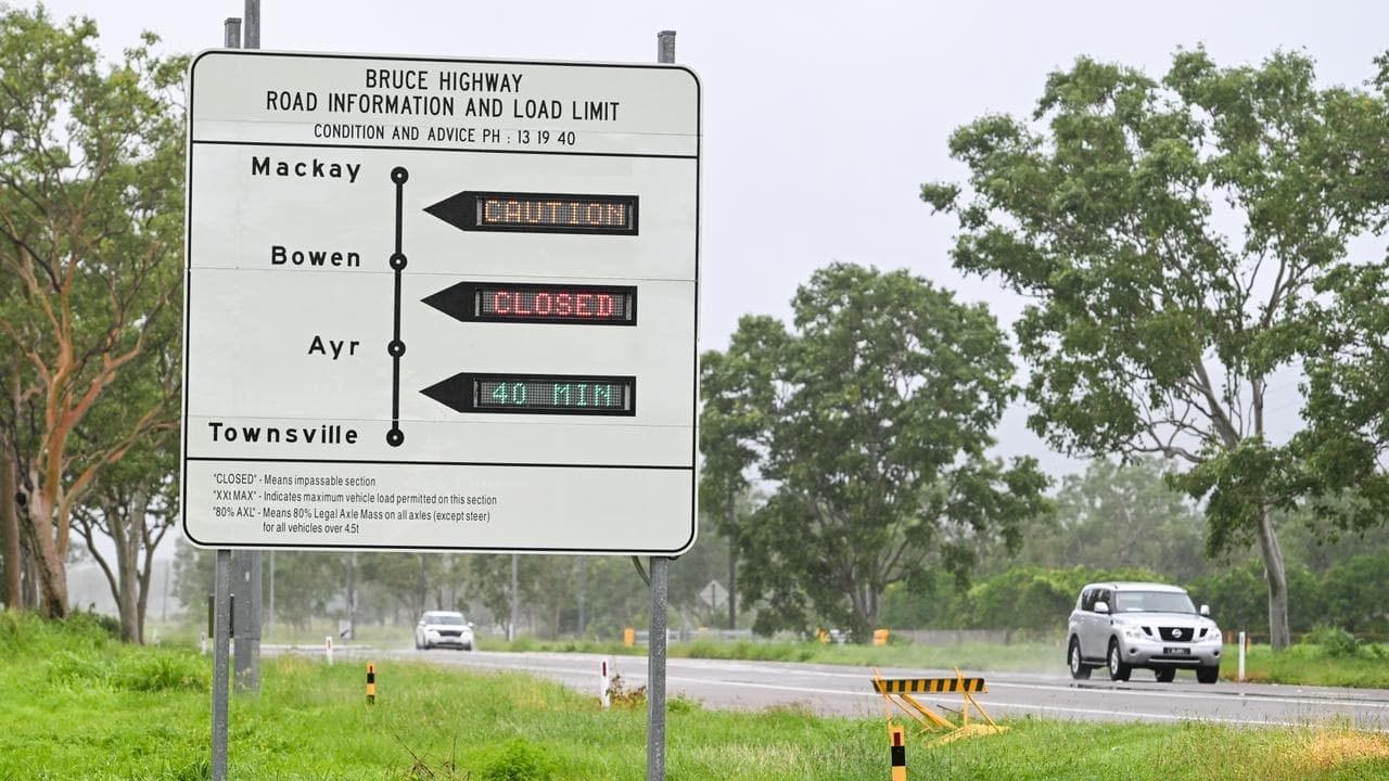 Major flooding threat as power, water cut after cyclone