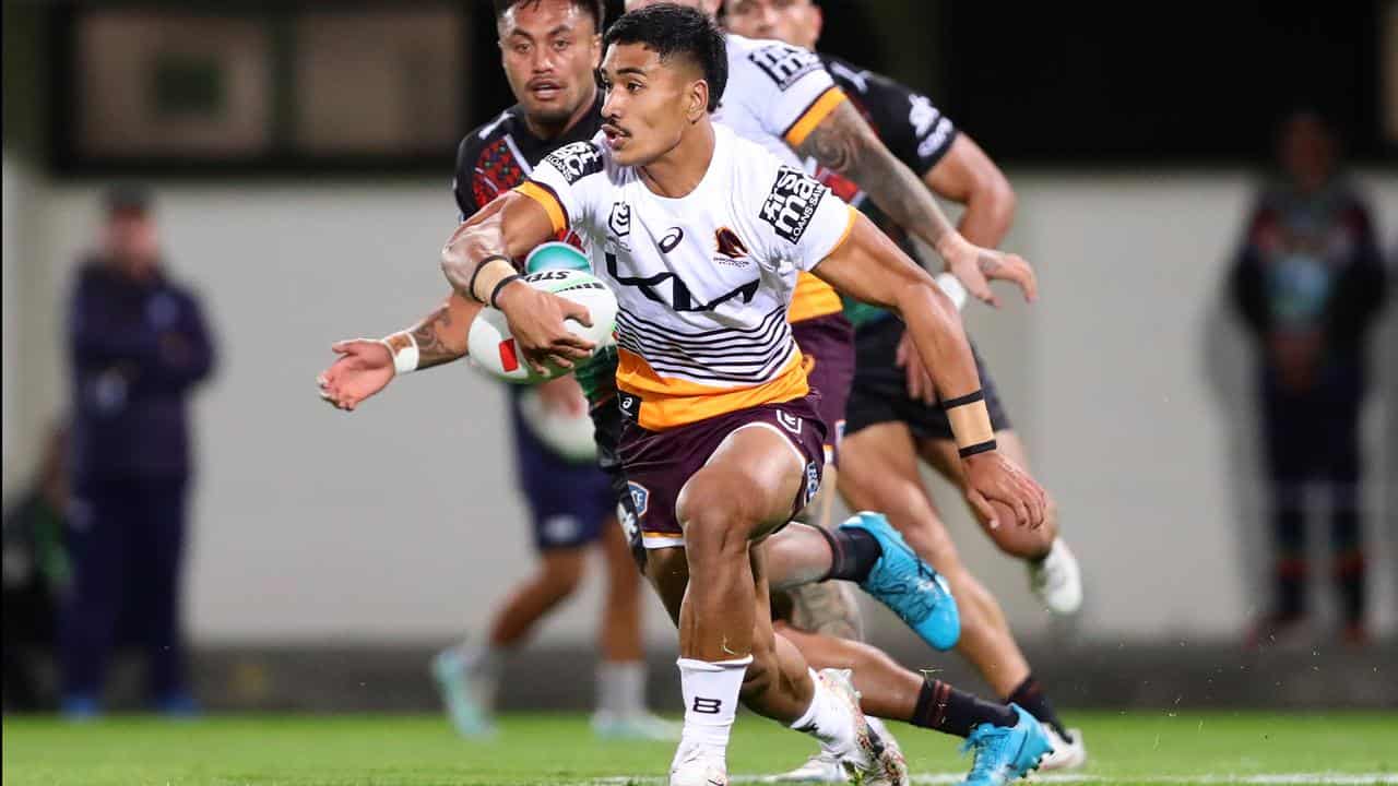 Broncos topple fast-finishing Warriors in Napier