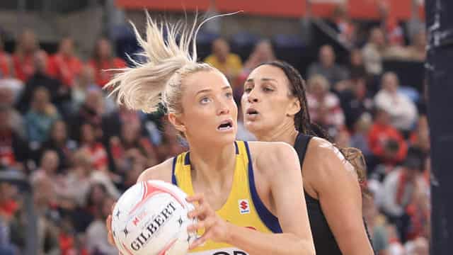 Swifts deliver first Super Netball home loss for Vixens