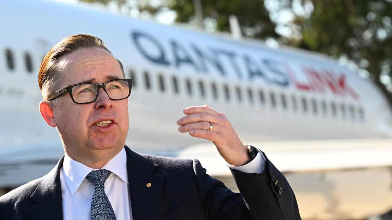 Qantas dumps ageing regional workhorse for sexier model