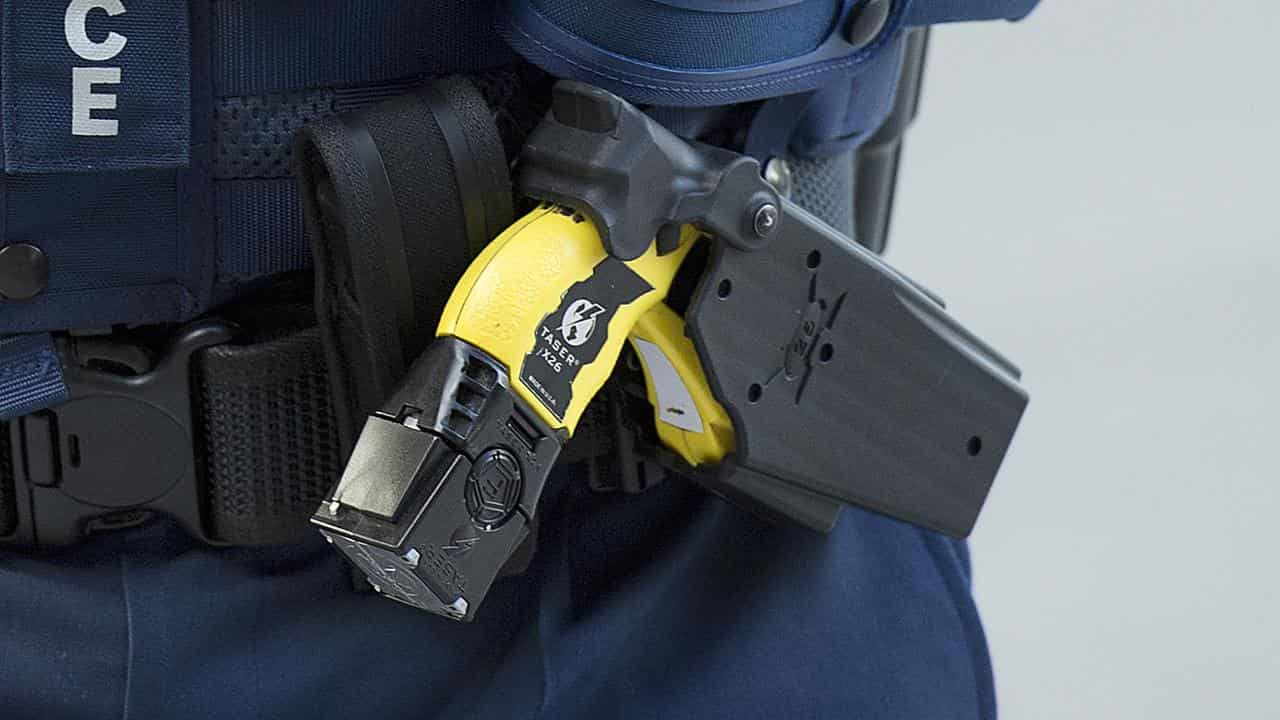 No camera on new tasers, call for police to de-escalate