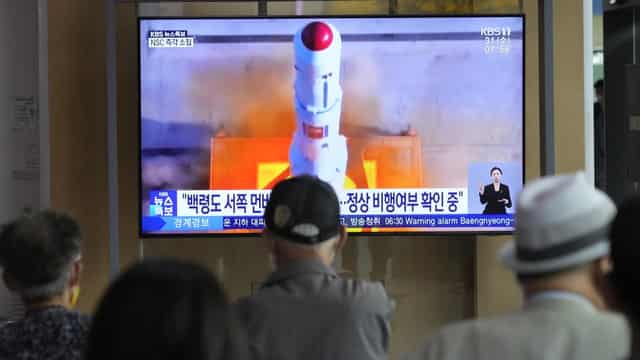 N Korea satellite plunges into sea after rocket failure