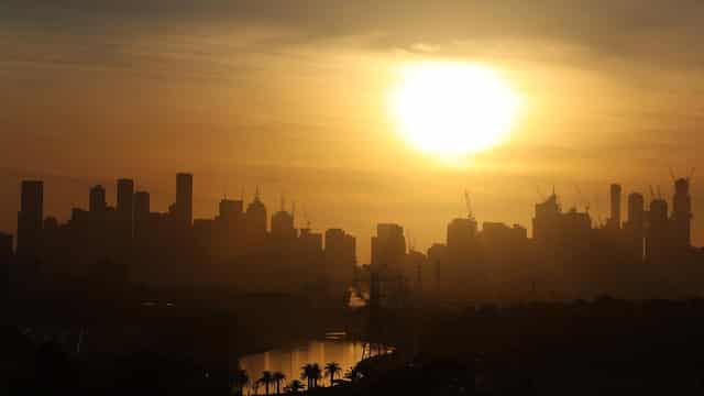 Bushfire, extreme heat warnings as El Nino looms large