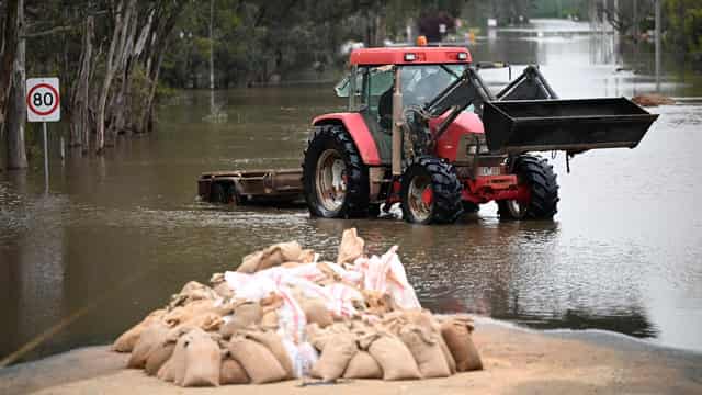 Flash floods follow front across Victoria