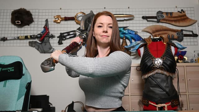 To activate Australia's cosplay champion, press AltF4