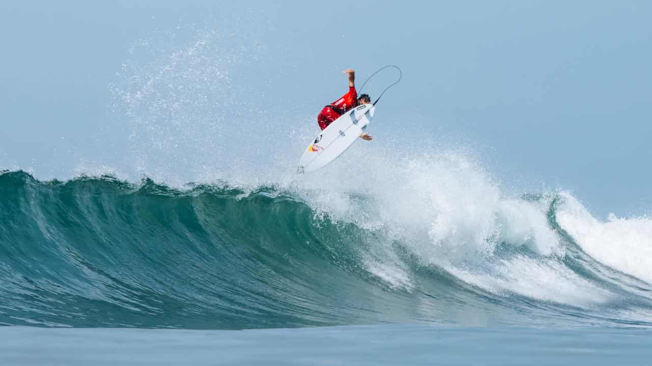 Robinson, Slater make early exits at El Salvador Pro