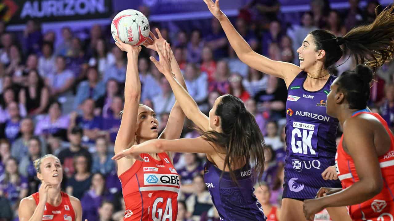 Swifts claim Super Netball minor premiership