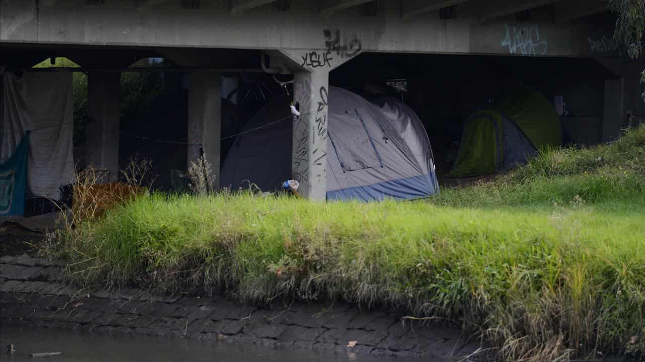 Tight rent market drives up regional Vic homeless rates