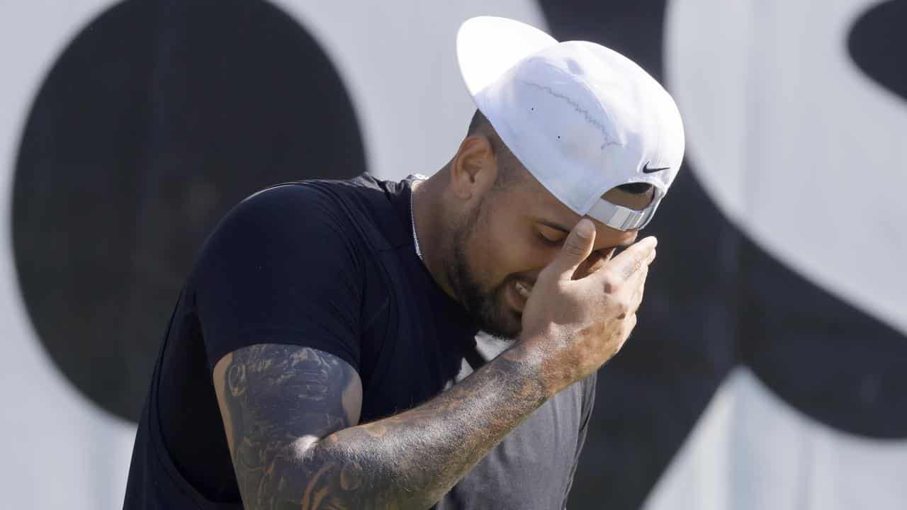 Knee troubles Kyrgios on worrying return to action