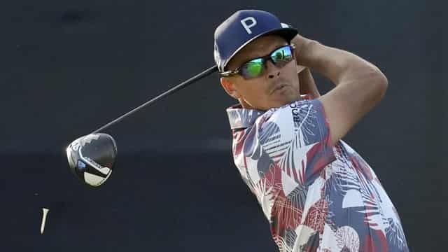 Fowler leads US Open after tying 36-hole scoring record