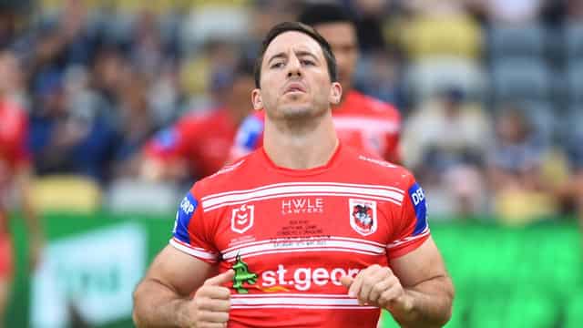 Teammates urge Ben Hunt to stick solid with Dragons