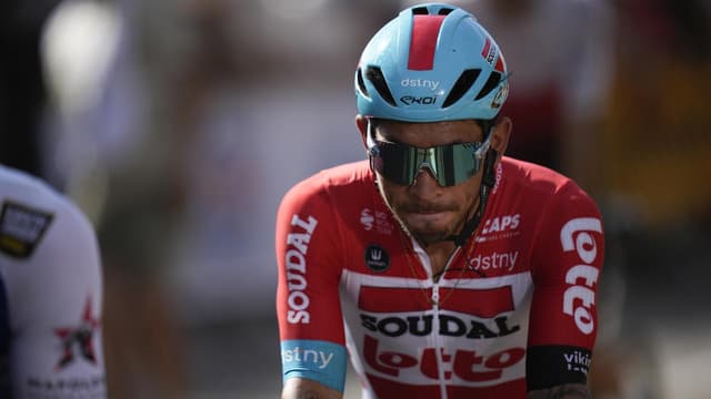 Caleb Ewan lands shot at sixth Tour de France stage win