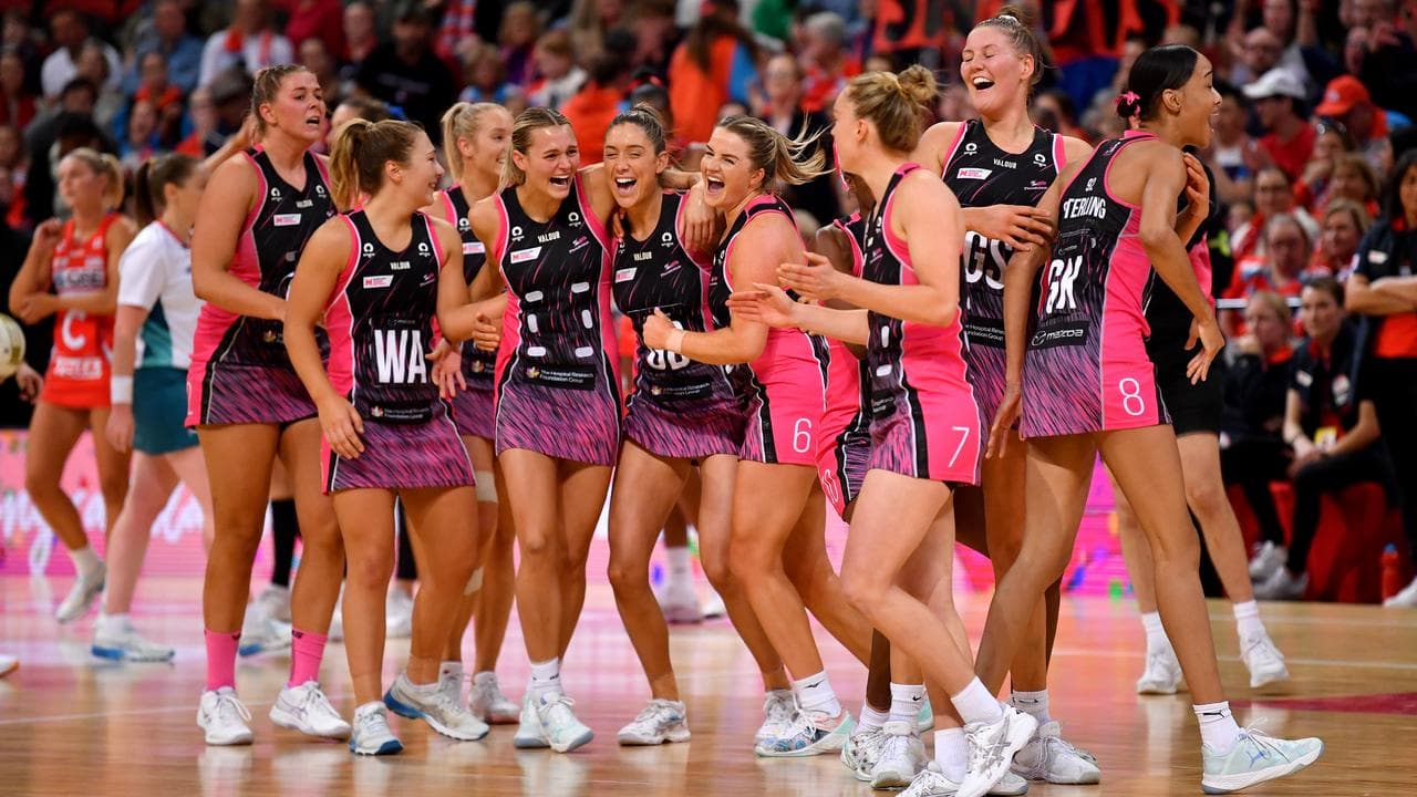 Thunderbirds pip Swifts, into Super Netball grand final