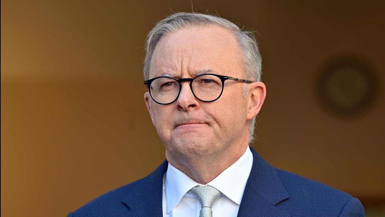 PM brushes off voice poll as 'yes' campaign ramps up