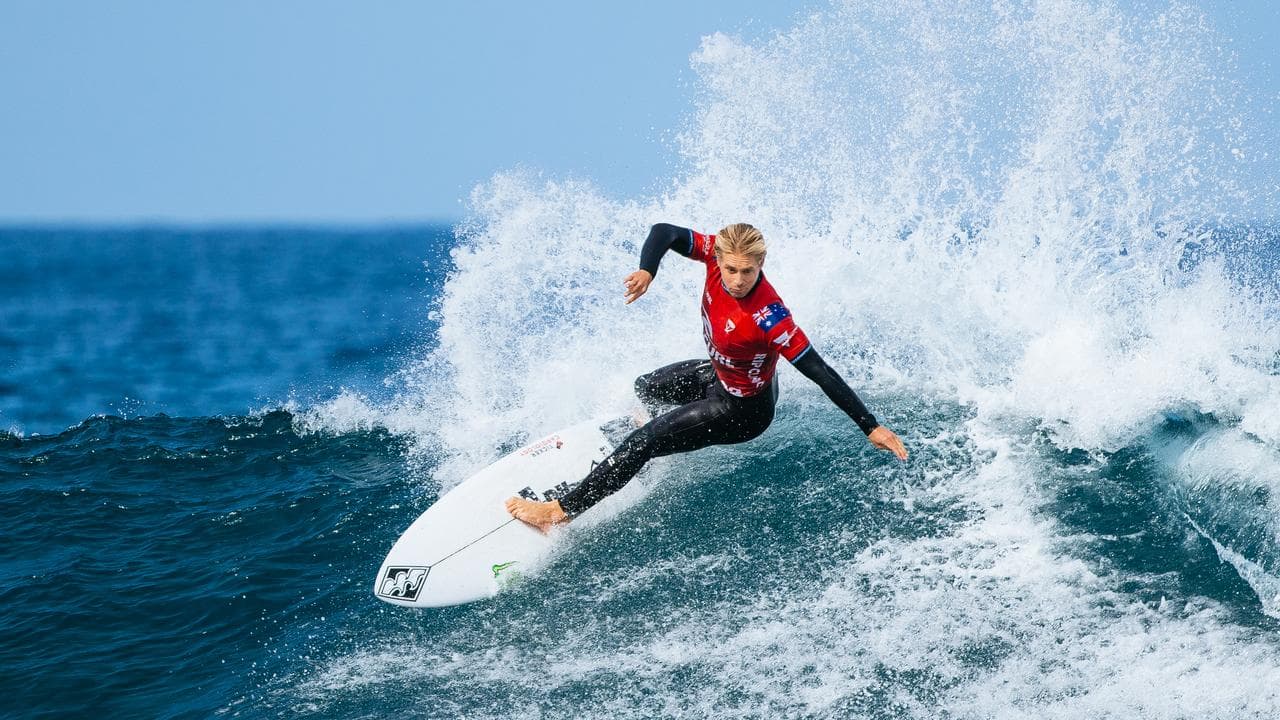 Wait goes on at world surfing's Rio Pro event