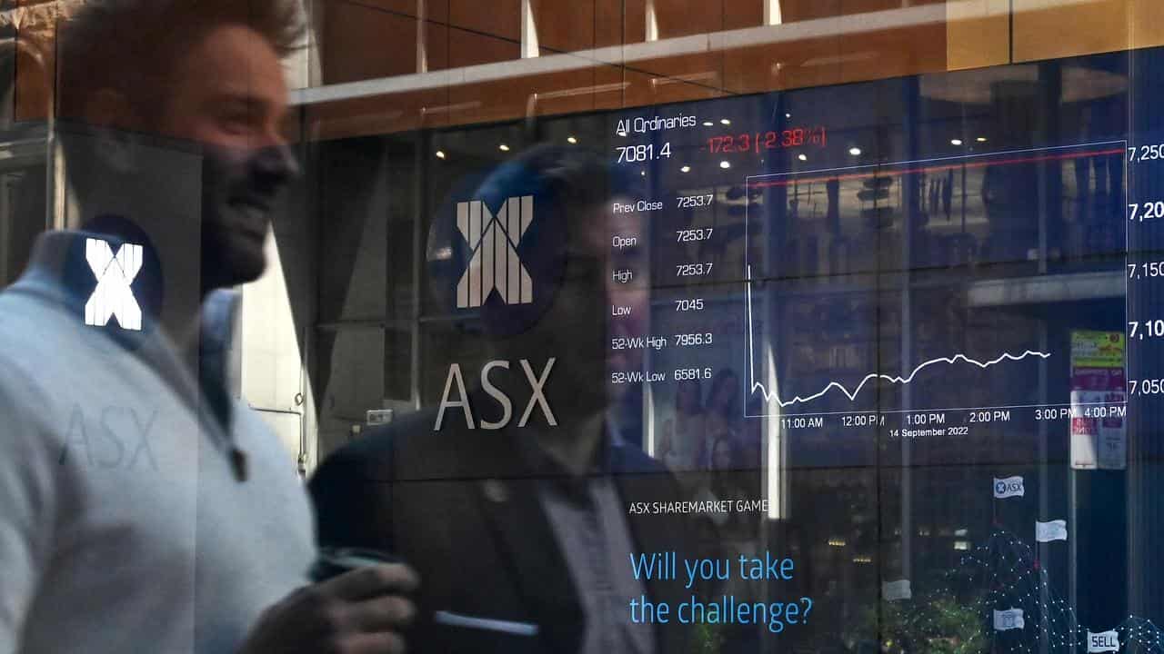 Aust shares tread water after retail sales surprise