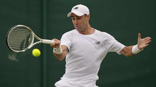 Thompson sets up a dream Wimbledon date with Djokovic