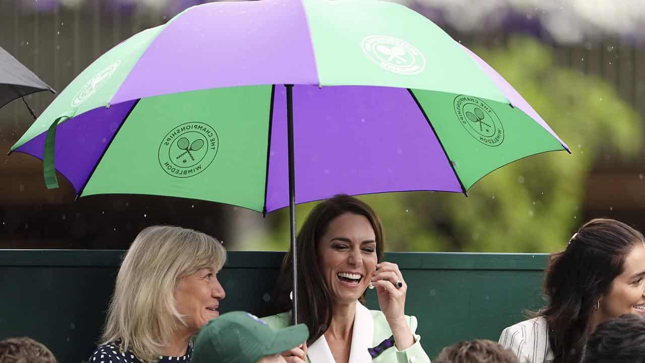 Aussie Saville gets royal visitor in Wimbledon wash-out