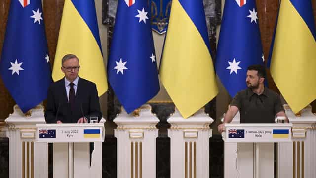 PM flags Zelenskiy meet amid calls to lift Ukraine help