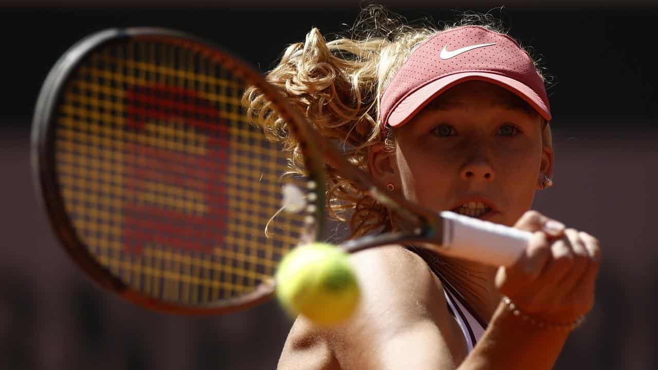 Andreeva wins to extend her Wimbledon episode