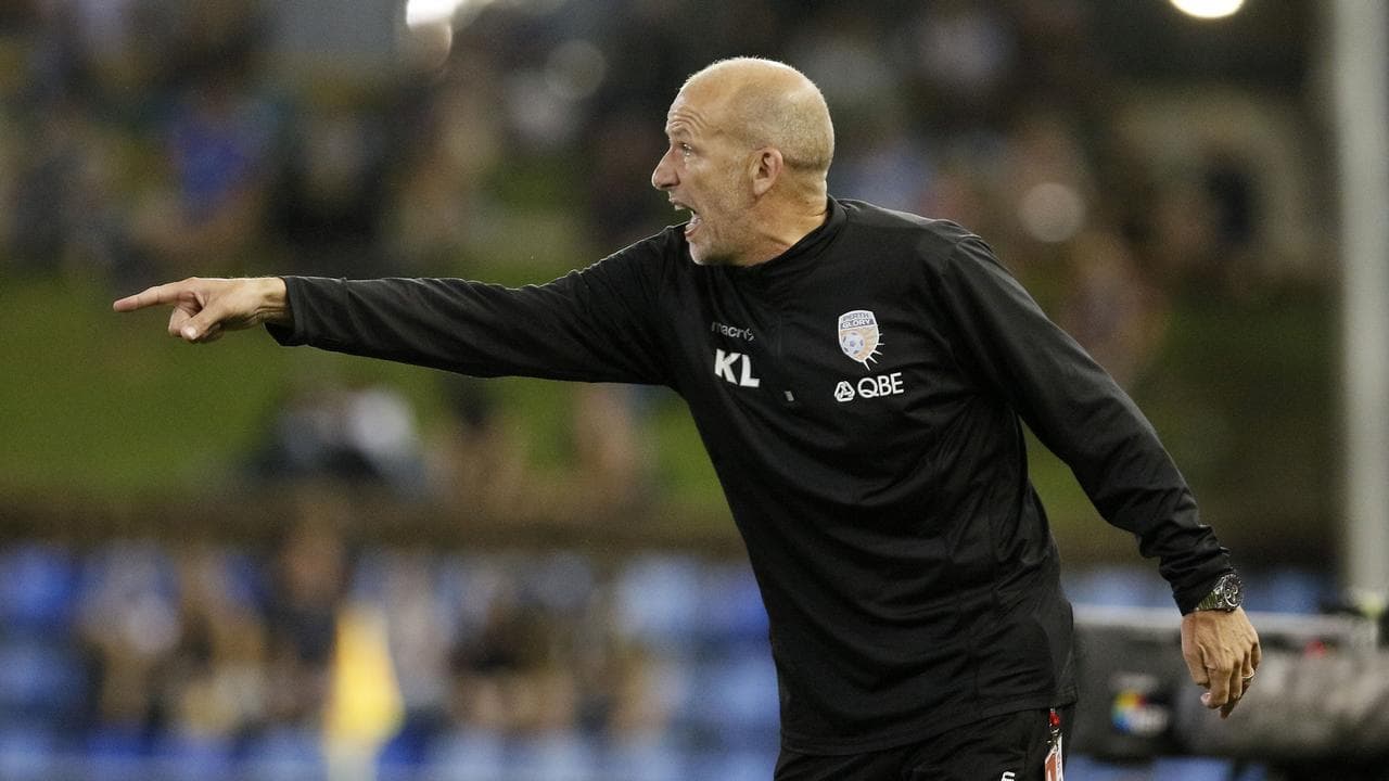 Lowe rules himself out of permanent Glory coaching role