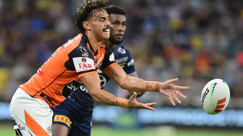 Daine Laurie inks one-year deal for Panthers homecoming