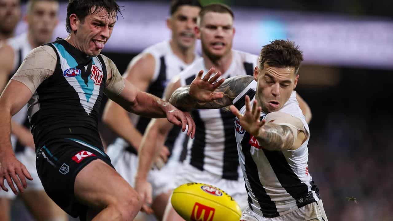 Late Collingwood fightback takes down Power in AFL epic