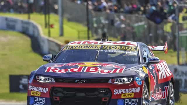 Van Gisbergen rebounds for Sydney Supercars win