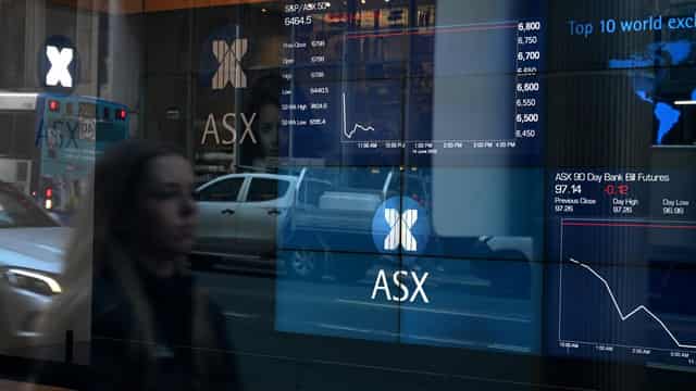 Aust stocks finish higher after RBA extends rate pause