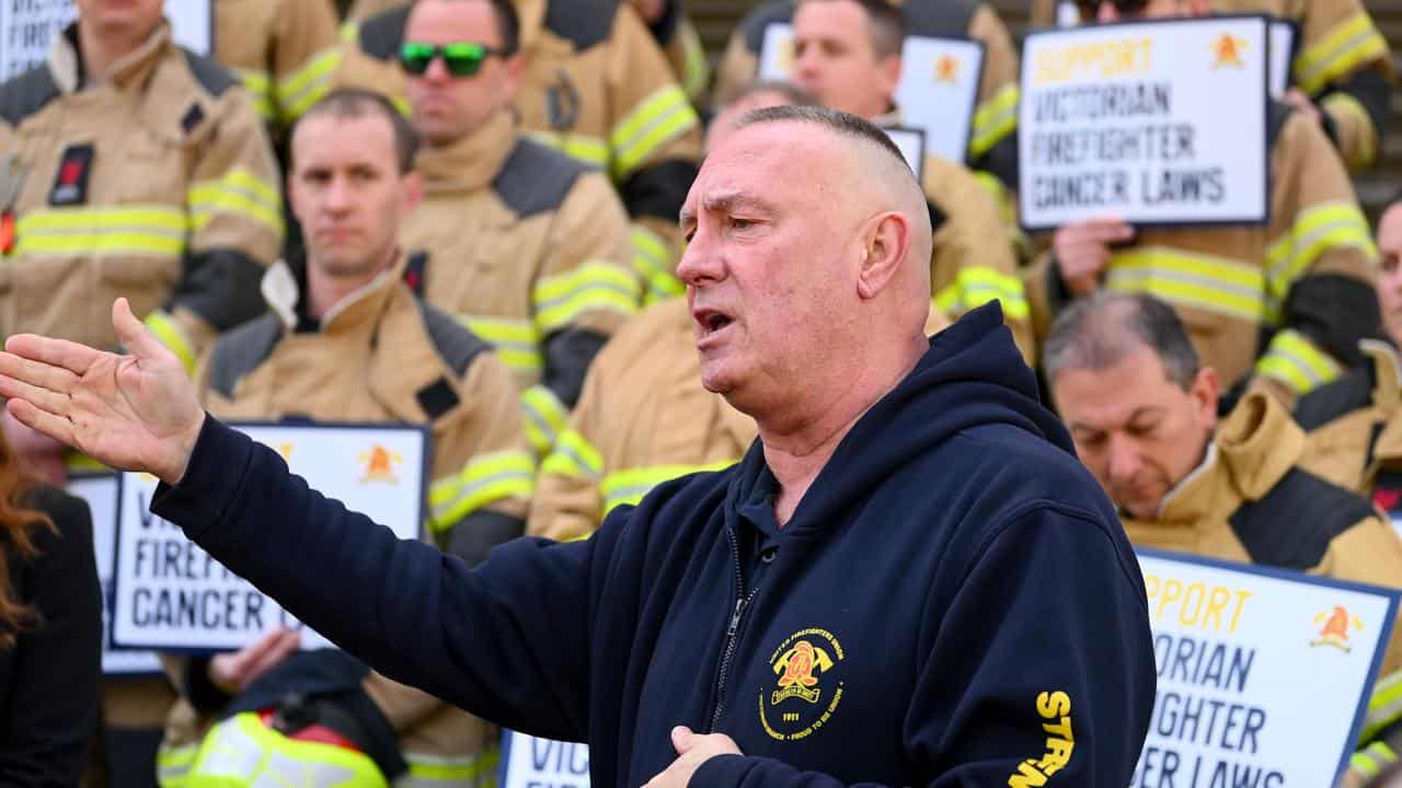 Firefighters join Greens to back cancer compo expansion