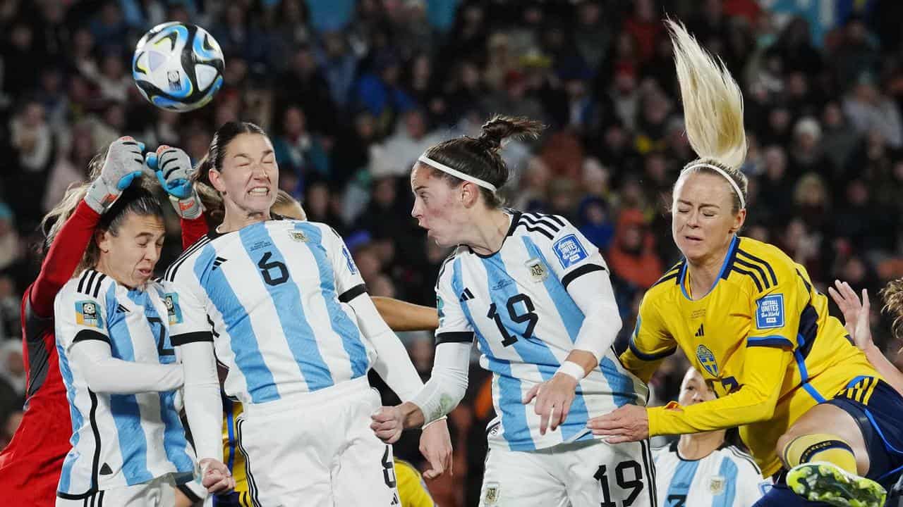 Sweden beat Argentina, lock in USA clash