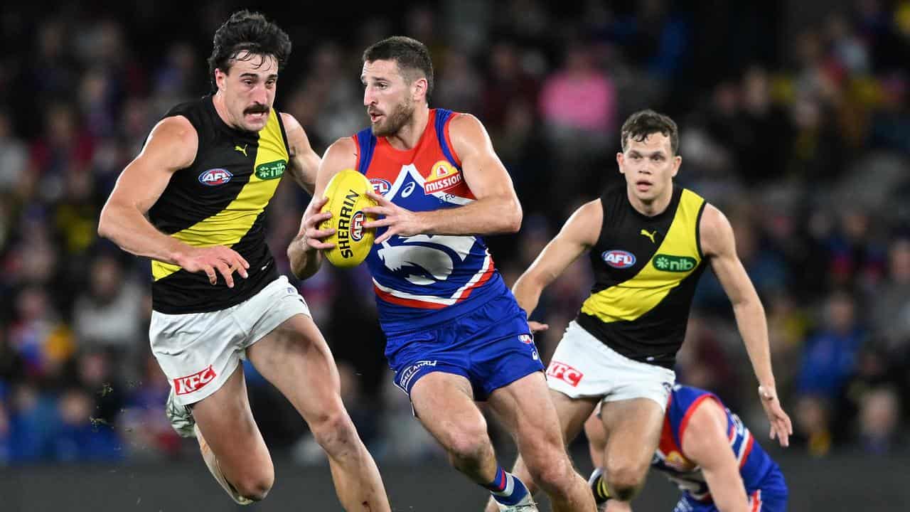 Bontempelli's Bulldogs shatter Richmond's finals dreams