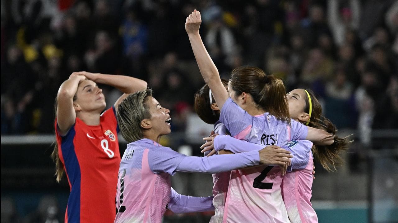 Japan slice up Norway to book WWC quarter-final