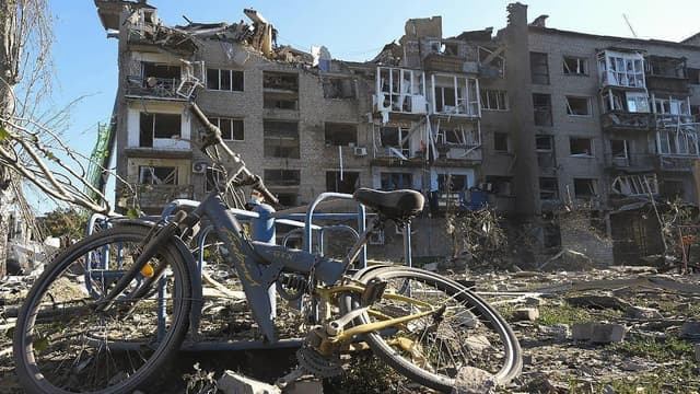 Russian attack on a Ukrainian city kills three people