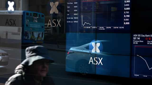 Aust stocks climb ahead of crucial US inflation readout