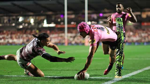 Clunky Panthers end Manly's NRL finals hopes