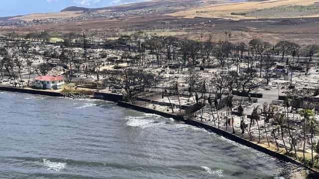 Warnings questioned as Hawaii fire death toll hits 80