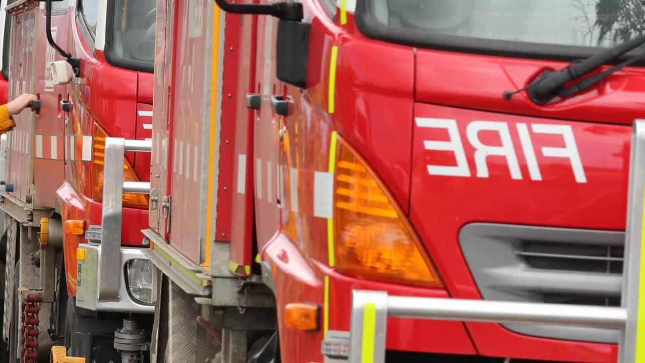 One man dead, two others escape house fire